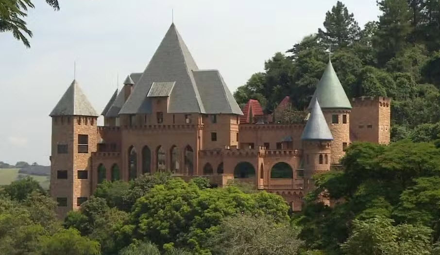 Villa Medieval, Brazil